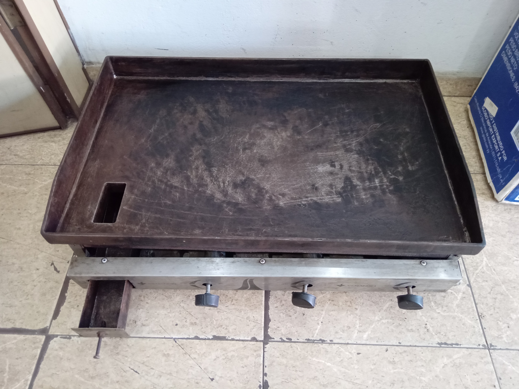 Plancha Hamburguesera Marca Venancio Modelo Profesional Usado Con Desgaste Acc 3 Quemadores Deposito De Grasa