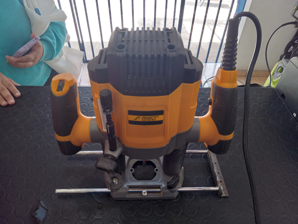 Fresadora Marca Fascy Modelo Fa3388 Usado En Buen Estado Acc No Tiene