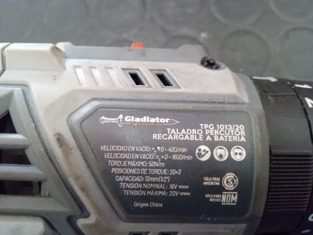 Foto 2 de Taladro Marca Gladiator Modelo Tgp 1013/20 Acc Con Batería Y Cargador