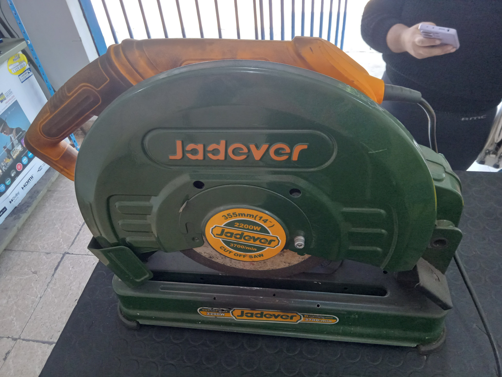 Foto 3 de Policorte Marca Jadever Modelo Jdcf153551 Usado En Buen Estado Acc Con Disco Protector