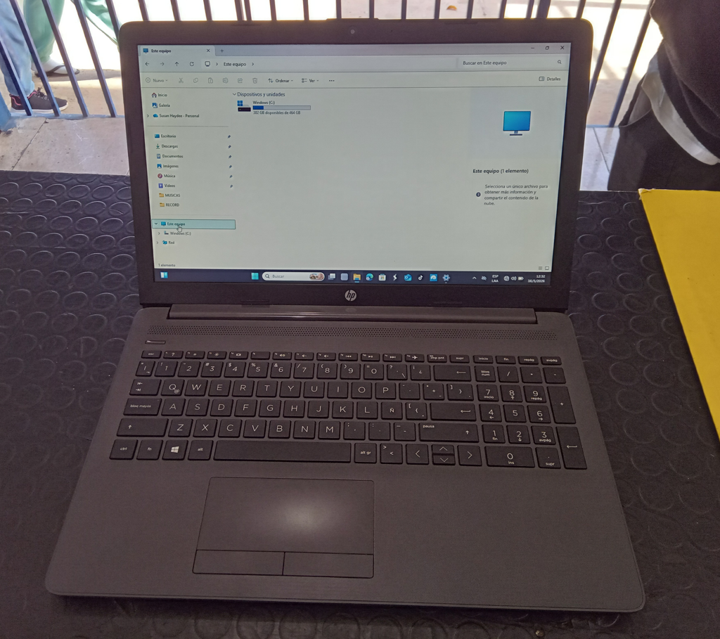 Notebook Marca Hp Modelo 250 G7 Procesador Celeron Memoria Ram 4 Gb Disco Duro 464 Gb Generacion 4 Acc Con Teclado Numerico