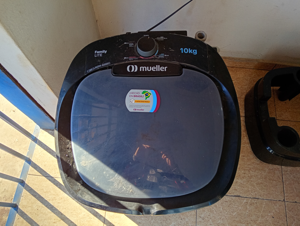 Lavarropas Cap 10 Kg. Marca Mueller Modelo Family Lite Usado En Buen Estado Acc Manguera De DescargaCon Base