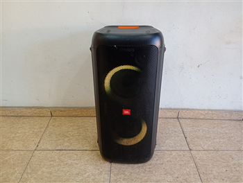 Caja De Sonido Amplificada Marca Jbl Modelo Partybox 300 Sin Control Usado En Buen Estado Acc Cable Cargador