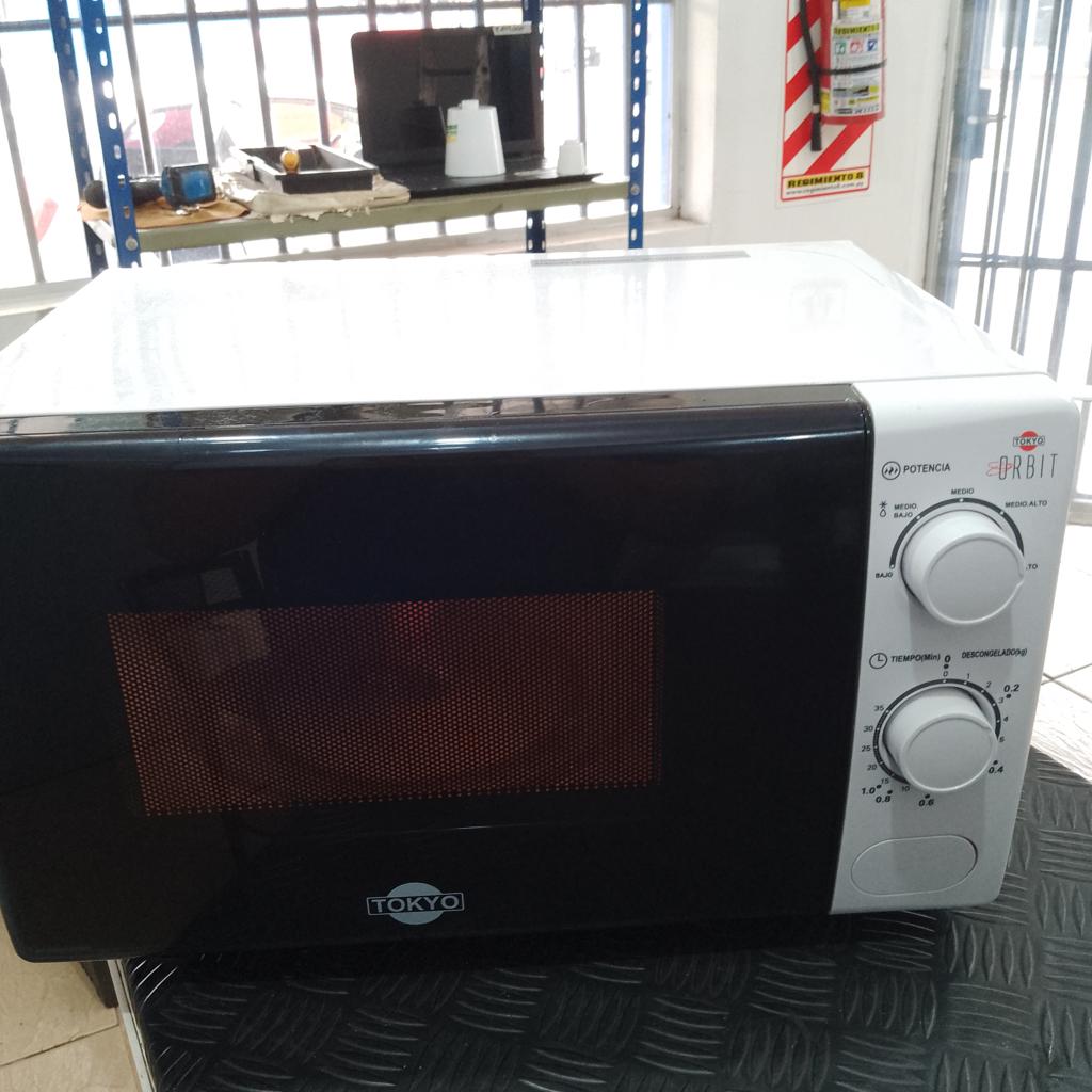 Microondas Marca Tokyo Modelo Edtmtok20lo-N Usado En Buen Estado Acc Plato De Vidrio GiratorioDe 20ltsRegulador A Perilla