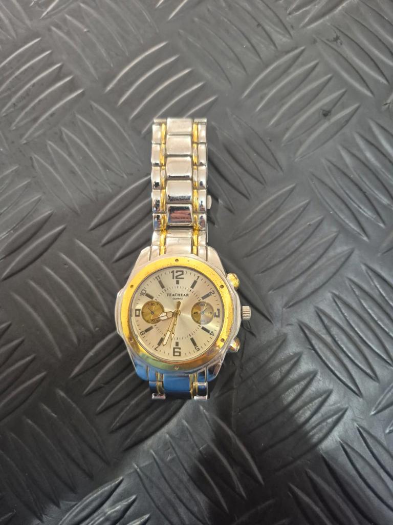 Reloj Para Caballero Marca Teachear Modelo No Tiene Usado En Buen Estado Acc No Tiene
