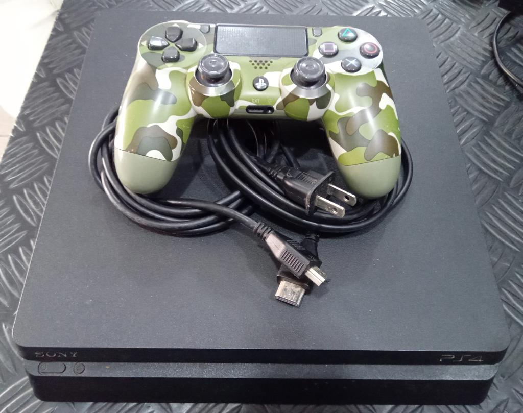 Juego Electronico Ps4 Marca Sony Modelo Cuh-2215a Disco Duro 408 Gb Sin Control Sin Caja Usado En Buen Estado Acc Cable PowerCable HdmiJuegos Cargados