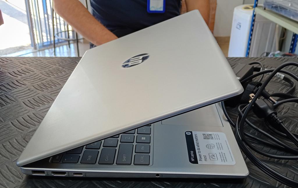 Notebook Marca Hp Modelo Rtl8852be Procesador Core I5 Memoria Ram 8 Gb Disco Duro 477 Gb Generacion 13 Acc No Tiene