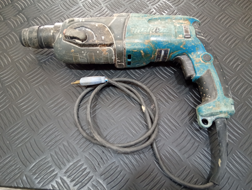 Taladro Marca Makita Modelo Hr2470 Usado Con Desgaste Acc No Tiene