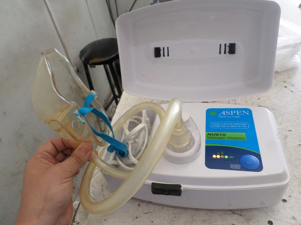 Nebulizador Marca Aspen Modelo Nu610 Usado En Buen Estado Acc Caño Con Mascarilla