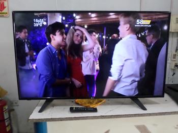 Televisor Led Convencional De 43 '' Marca Lg Modelo 3lh5000-Sa Usado En Buen Estado Con Control Sin Caja Acc PatitaControl