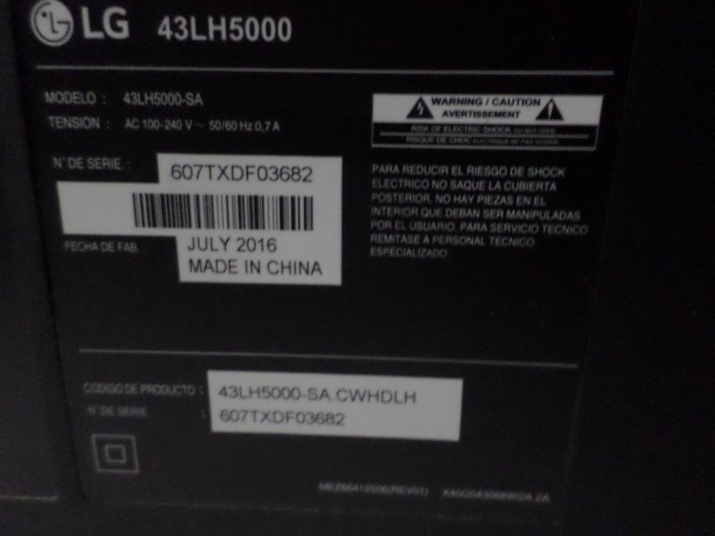 Foto 2 de Televisor Led Convencional De 43 '' Marca Lg Modelo 3lh5000-Sa Usado En Buen Estado Con Control Sin Caja Acc PatitaControl