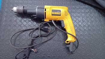Taladro Marca Dewalt Modelo Dw505-B2 Usado En Buen Estado Acc Con Llave Mandril