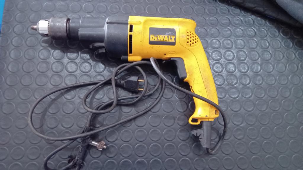 Taladro Marca Dewalt Modelo Dw505-B2 Usado En Buen Estado Acc Con Llave Mandril
