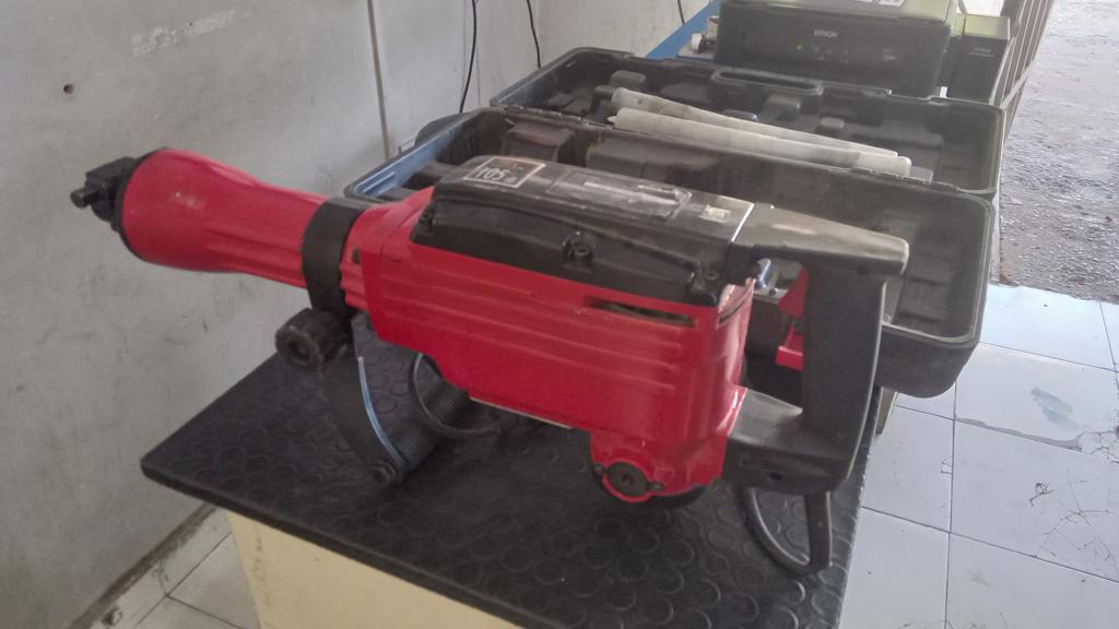 Rotomartillo Marca Einhell Modelo Tc-Dh1600/1 Usado En Buen Estado Con No Tiene Acc Mango 2 Mechas