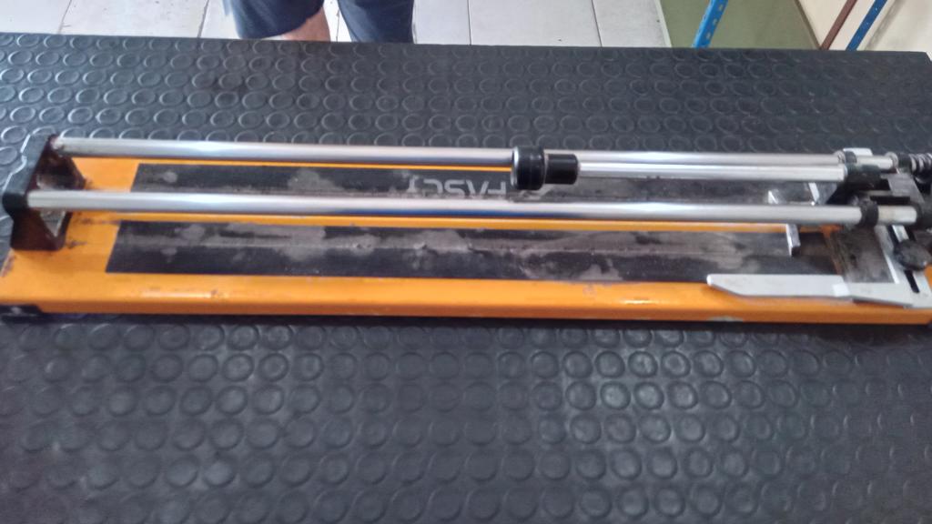 Foto 2 de Cortadora De Piso Marca Fascy Modelo No Tiene Tamaño En Cm 90 Usado En Buen Estado Sin Caja Acc No Tiene