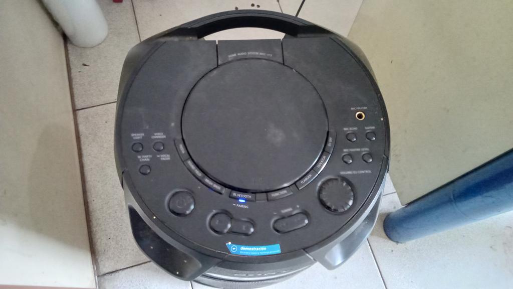 Foto 2 de Caja De Sonido Amplificada Marca Sony Modelo Mhc-V13 Sin Control Usado En Buen Estado Acc No Tiene