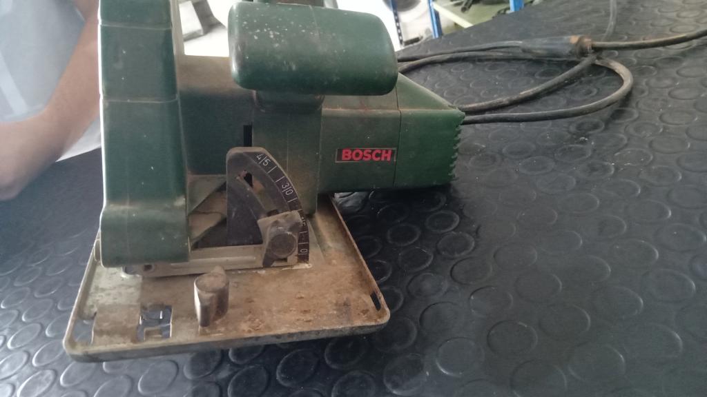 Foto 2 de Sierra Tipo Circular Marca Bosch Modelo Pks64 Usado Con Desgaste Acc Disco Protector