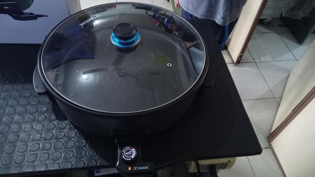 Olla Marca Vestax Modelo Vt42/9 Usado En Buen Estado Con Tapa De Vidrio Tipo Vitroceramica Acc Enchufe Calentador