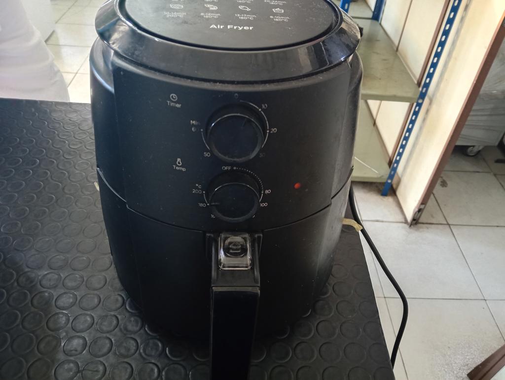 Fritadora Marca Jam Air Fryer Modelo Jmtn40b Usado Con Desgaste Acc Parrilla