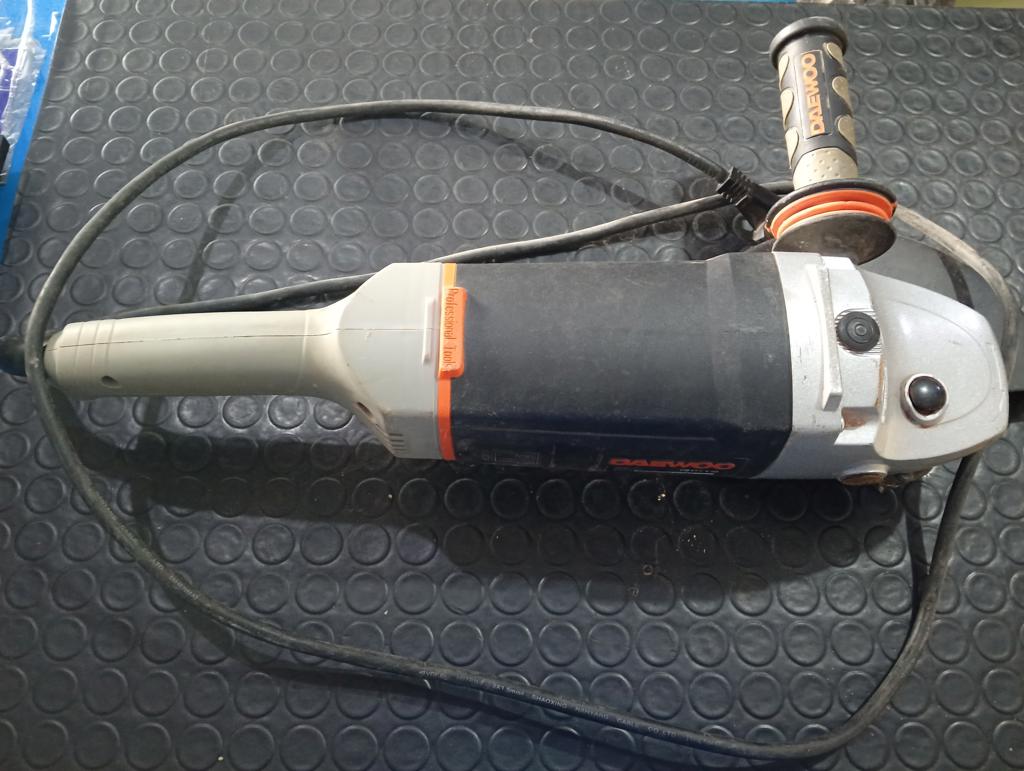 Pulidora Marca Daewoo Modelo Daag230-240 Tamaño Mediano Usado En Buen Estado Acc ProtectorManija