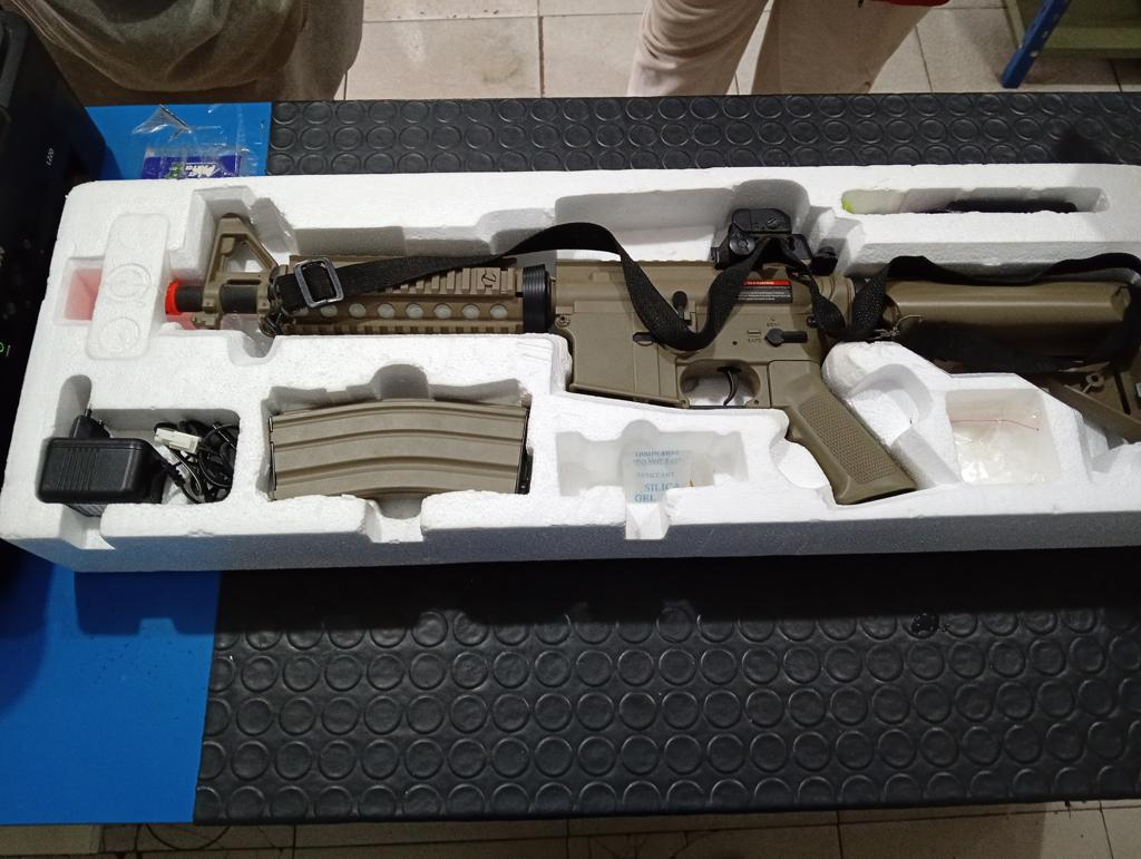 Pistola De Aire Comprimido Marca Cyma Modelo M4 Acc CargadorBateriaBalines