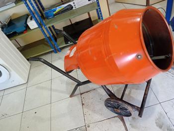 Mezcladora De Cemento Marca Weg Modelo 16477684 Nuevo Sin Uso Tipo Trompito Acc No Tiene