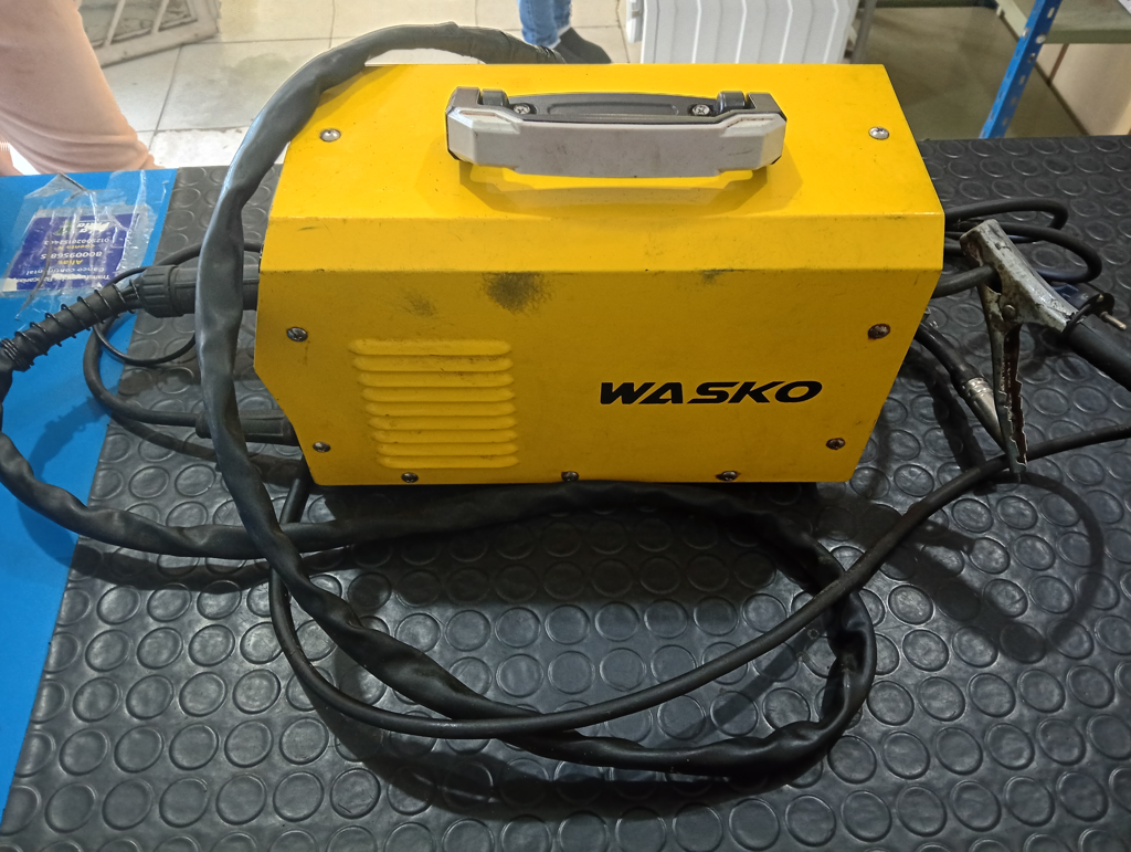 Soldador Marca Wasko. Modelo Wmef5130m2y Usado En Buen Estado Acc Cable NegativoCable Con Mecha