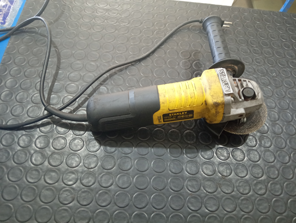 Pulidora Marca Stanley Modelo Stgs9115b2c Tamaño Pequeño Usado En Buen Estado Acc ProtectorManijaDisco