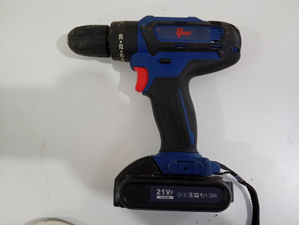 Taladro Marca Dmaq Modelo No Tiene Acc 2 BateriaCargador23 PiezasLijador