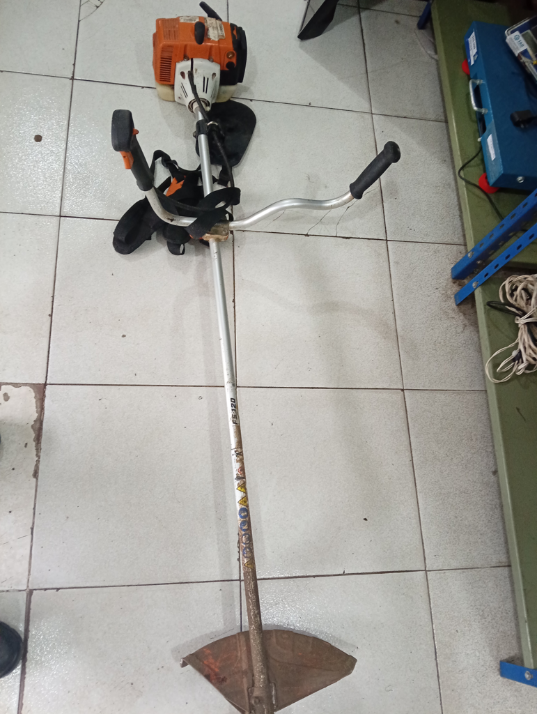 Foto 2 de Desmalezadora Marca Sthil Modelo Fs 120 Usado En Buen Estado Original Si Acc NilonProtectorColgante