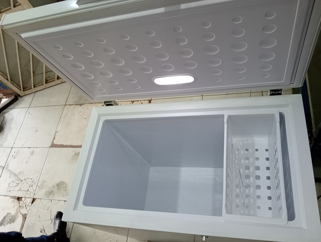 Foto 2 de Congeladora / Frezzer Marca Electrolux Litros 200 Modelo Efcc25c5hqw Usado En Buen Estado Acc Bandeja