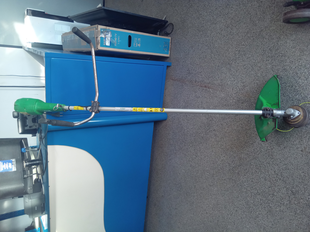 Desmalezadora Electrica Marca Trapp Modelo Master 1000 Con No Tiene Acc NylonCabezalProtector