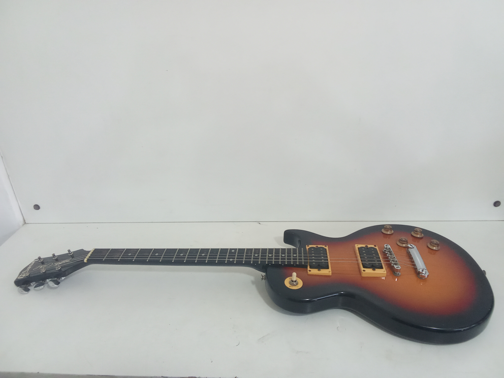Guitarra Marca Le Paul Modelo No Tiene Usado En Buen Estado Acc No Tiene