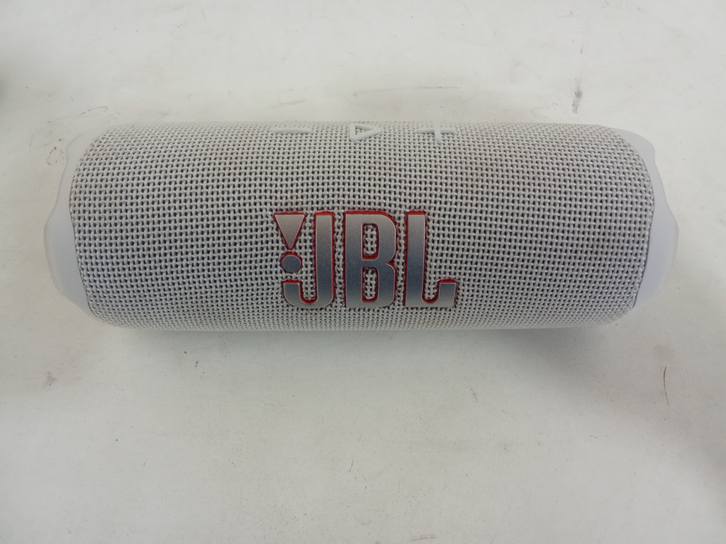 Speaker Potencia Watts No Tiene Marca Jbl Sin Control Modelo Flip 7 Usado En Buen Estado Sin Caja Acc No Tiene