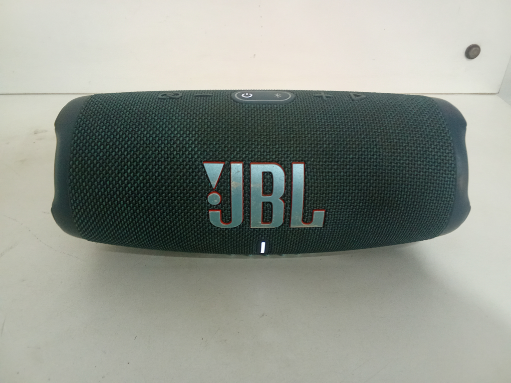 Speaker Potencia Watts No Tiene Marca Jbl Sin Control Modelo Charge5 Usado En Buen Estado Sin Caja Acc No Tiene