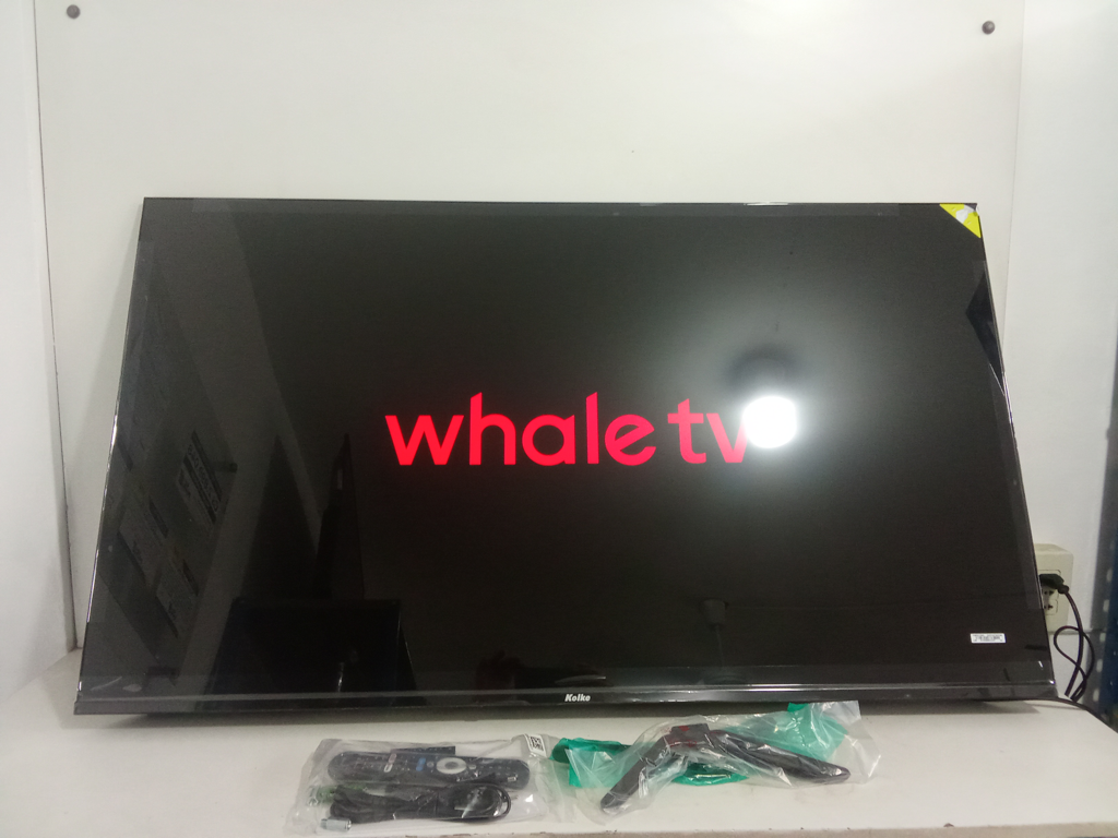 Televisor Led Smart De 50 '' Marca Kolke Modelo 50smu Con Control Nuevo Sin Uso Acc ManualPatitasControl
