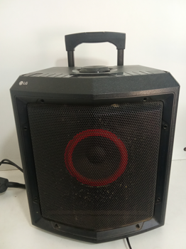 Caja De Sonido Amplificada Marca Lg Modelo Fh288c8c Sin Control Usado En Buen Estado Acc Cable PowerBtFmAuxRuedas