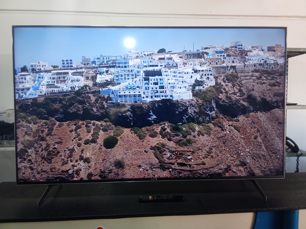 Televisor Led Smart De 65 '' Marca Sony Modelo Xbr-65x905h Con Control Usado En Buen Estado Acc PatitasUsbHdmi