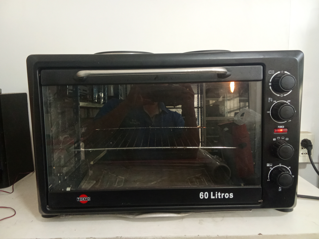 Horno Marca Tokyo Litros 60 Modelo Tky60 Usado En Buen Estado Acc Parrilla2 Hornallas
