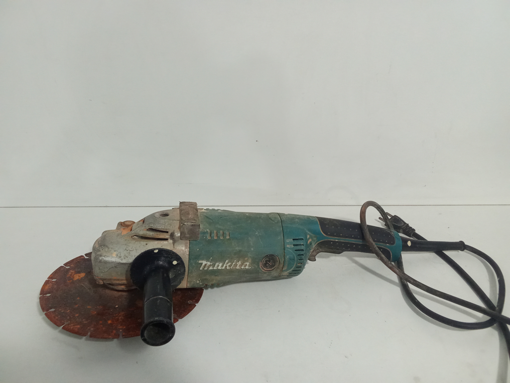Pulidora Marca Makita Modelo Ga7020 Tamaño Grande Usado En Buen Estado Acc 1 DiscoMango