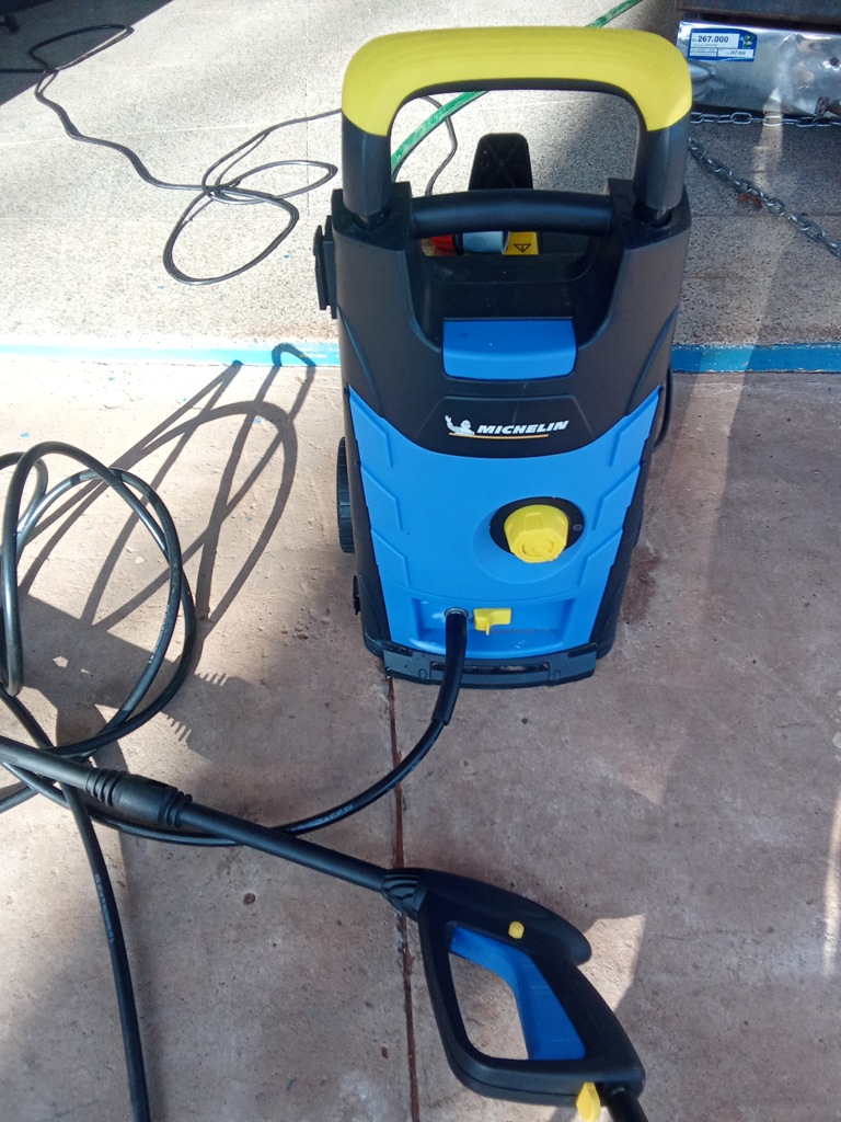 Hidro Lavadora Marca Michelin Modelo Mpx 16e Usado En Buen Estado Acc Pistola JaboneraManualLlaveRuedas