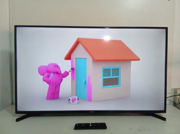 Televisor Led Smart De 43 '' Marca Samsung Modelo Con Control Usado En Buen Estado Acc Con ControlCable Power