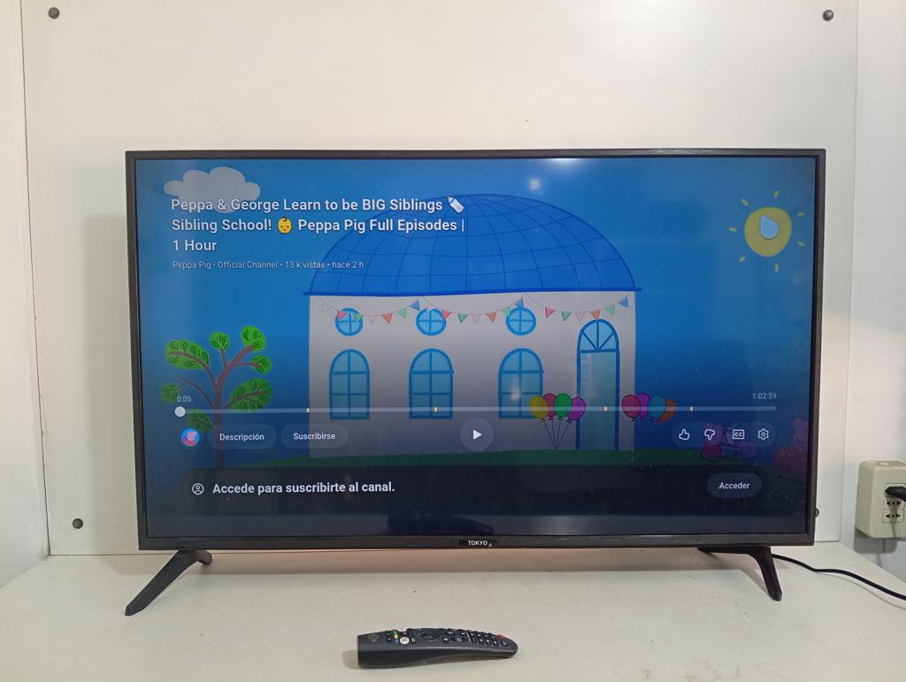 Televisor Led Smart De 43 '' Marca Tokio Modelo Tvtokfd49wb Con Control Usado En Buen Estado Acc Control