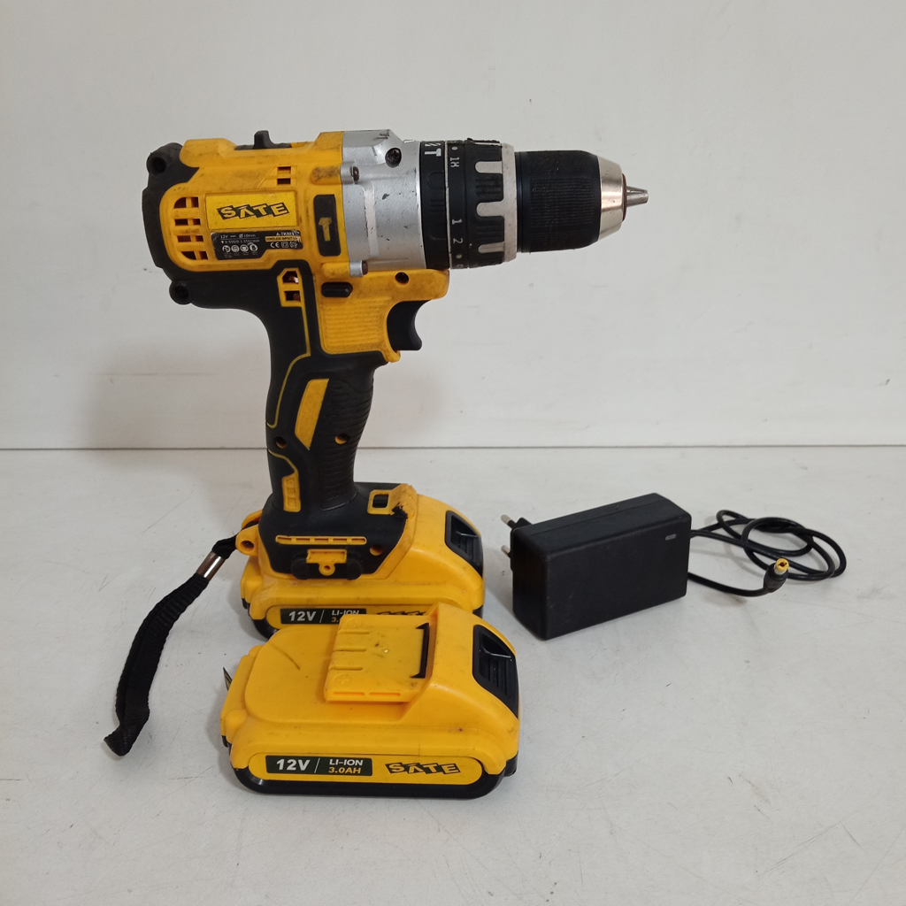 Taladro Marca Sate. Modelo A-Tk883 Acc 2 Bateria Con Cargador