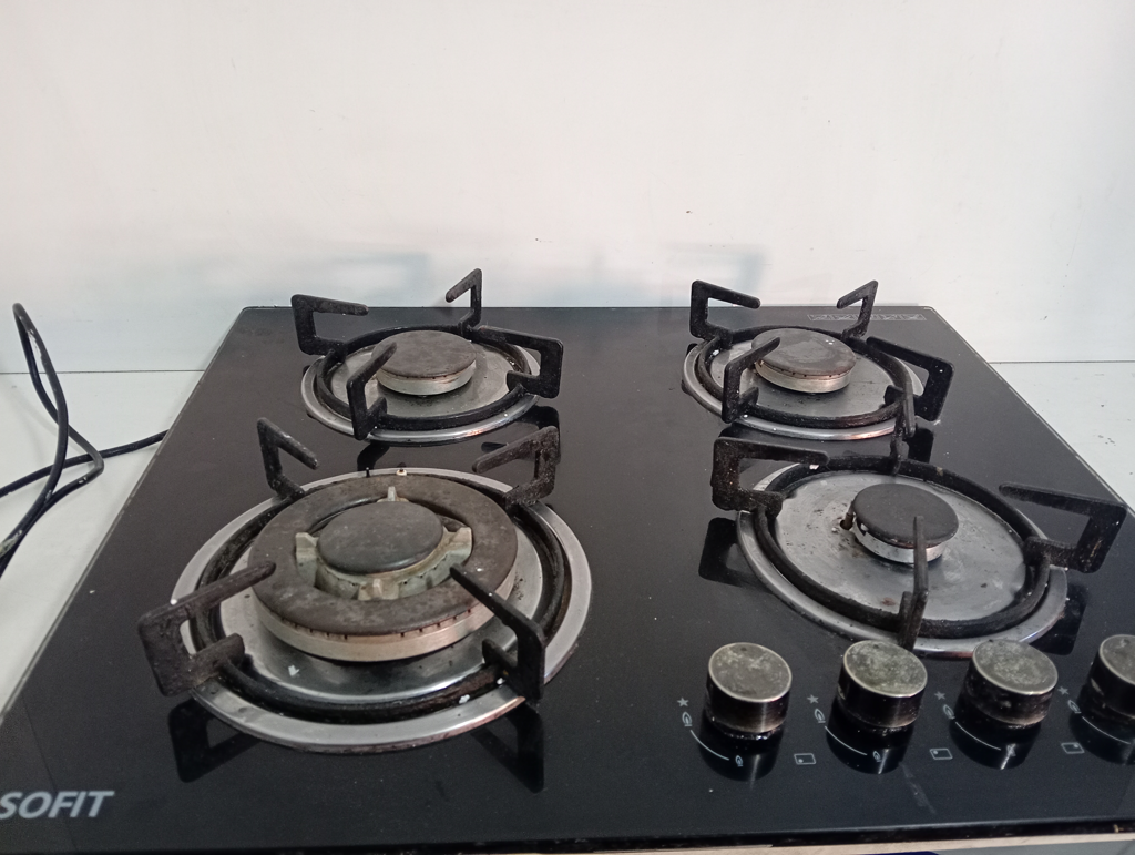 Cocina A Gas Marca Sofit Modelo Sf-Qb4002a Usado En Buen Estado Acc 4 Hornallas