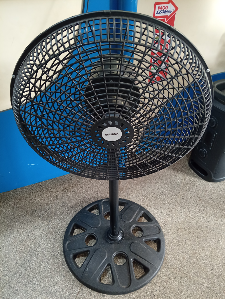 Ventilador 3 Velocidades Marca Stanlux Modelo Ussf-952 Usado En Buen Estado Acc No Tiene