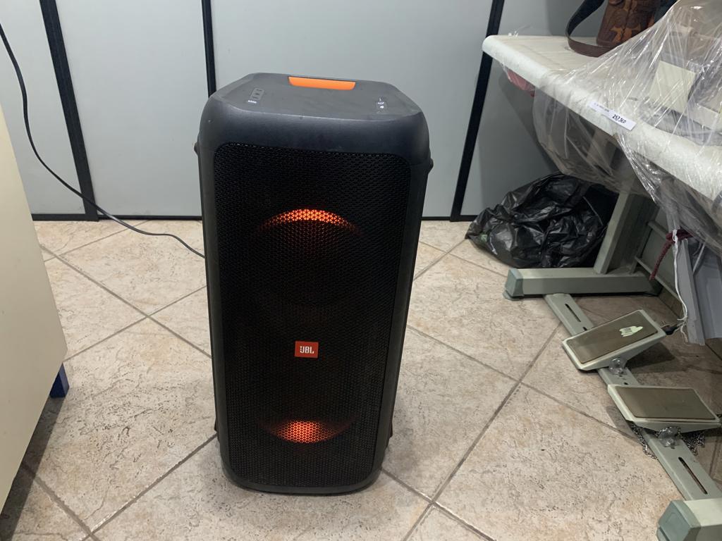 Speaker Potencia Watts No Tiene Marca Jbl Sin Control Modelo Party Box 300 Usado En Buen Estado Sin Caja Acc C/Entrada UsbC/Luz LedC/Cable Power