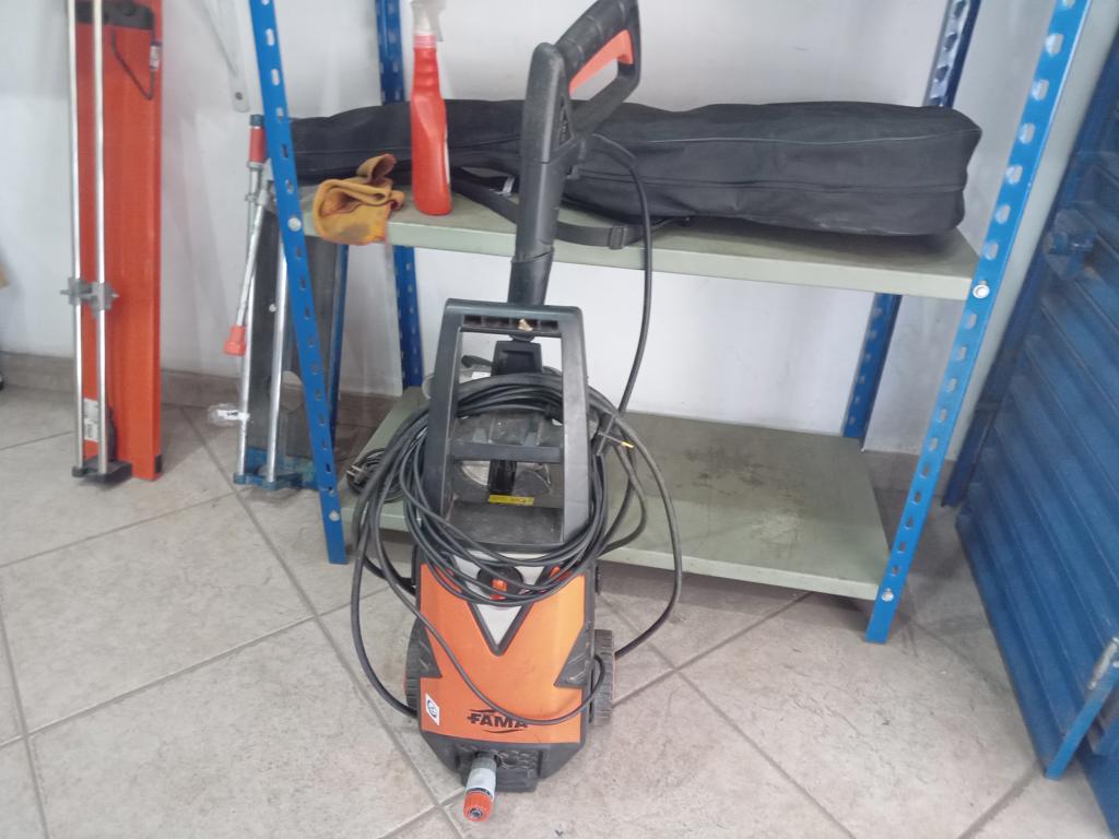 Hidro Lavadora Marca Fama Modelo Hf-100 Usado En Buen Estado Acc C/MangueraC/Pistola