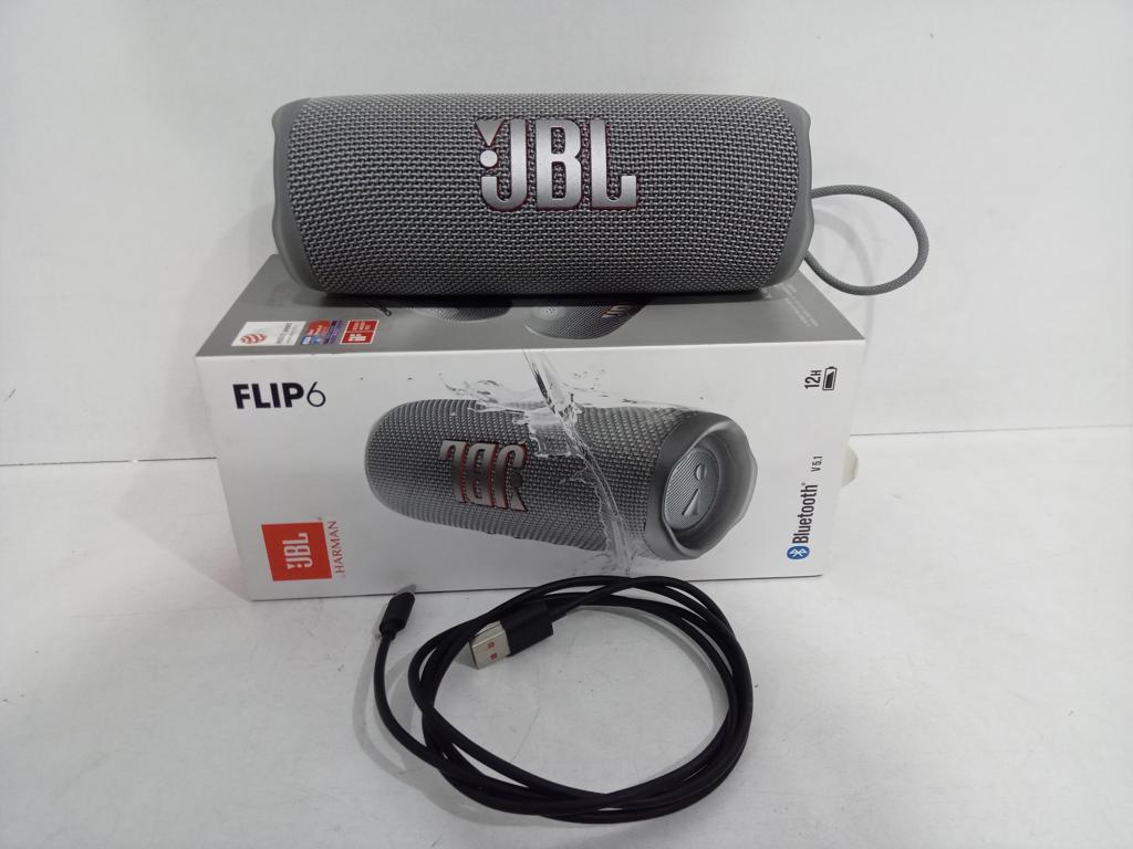 Speaker Potencia Watts No Tiene Marca Jbl Sin Control Modelo Flip 6 Usado En Buen Estado Con Caja Acc C/Cable Usb