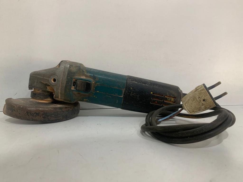 Pulidora Marca Makita Modelo 9557hn Tamaño Pequeño Usado Con Desgaste Acc C/Disco